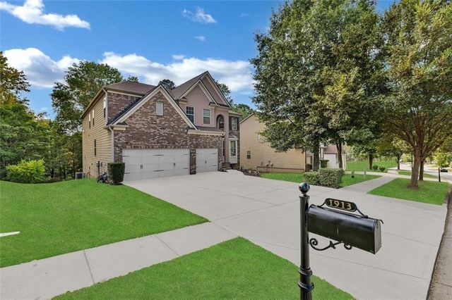 1913 Avondale Court, Locust Grove, GA 30248