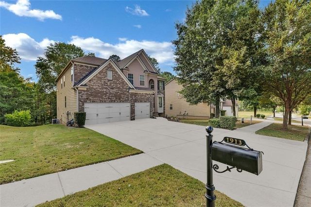 1913 Avondale Court, Locust Grove, GA 30248