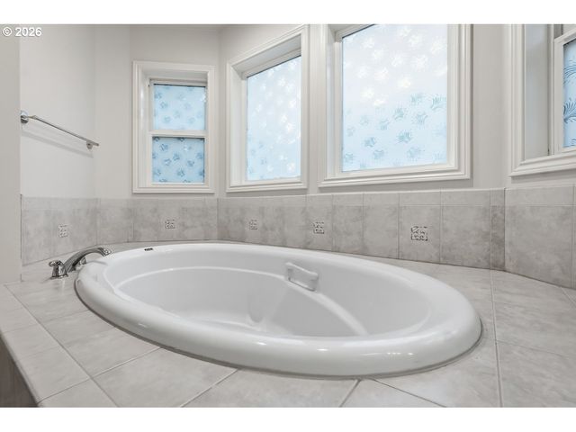 16860 Sw BLACKBERRY Ln, Beaverton, OR 97007