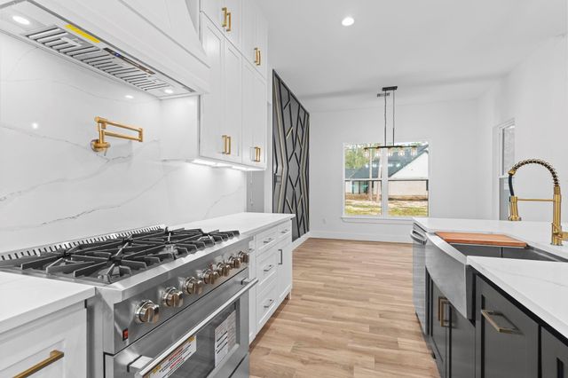 2806 Da Vince St, New Caney, TX 77357