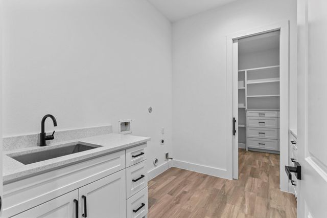 2806 Da Vince St, New Caney, TX 77357