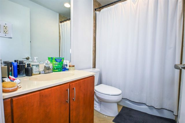 7501 E Treasure Drive 1H, North Bay Village, FL 33141