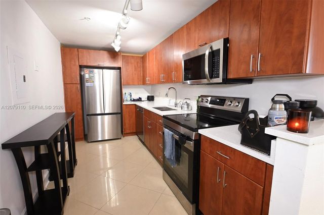 7501 E Treasure Drive 1H, North Bay Village, FL 33141