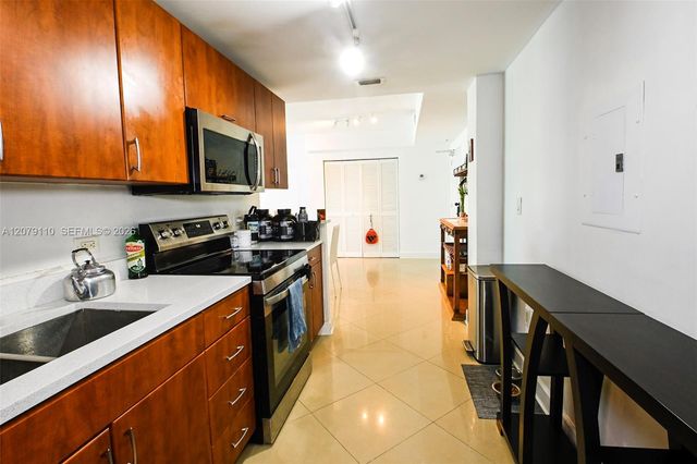 7501 E Treasure Drive 1H, North Bay Village, FL 33141