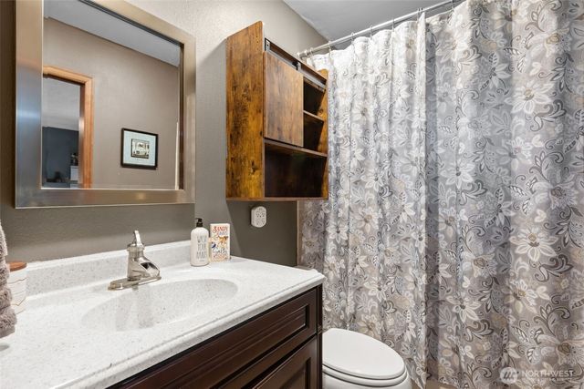 4901 66th Avenue W, University Place, WA 98467