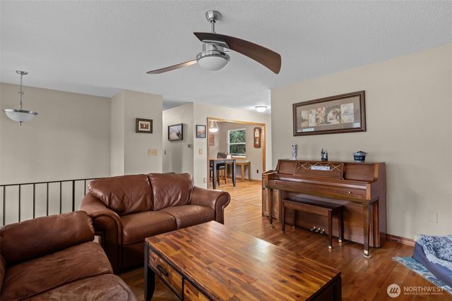 4901 66th Avenue W, University Place, WA 98467