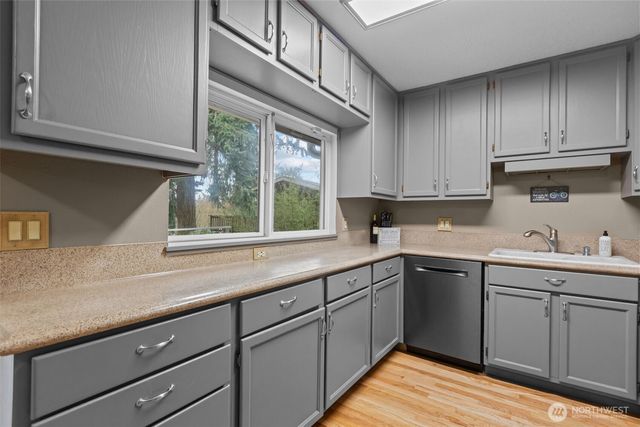 4901 66th Avenue W, University Place, WA 98467