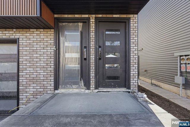 132 N 17th, East Orange, NJ 07017