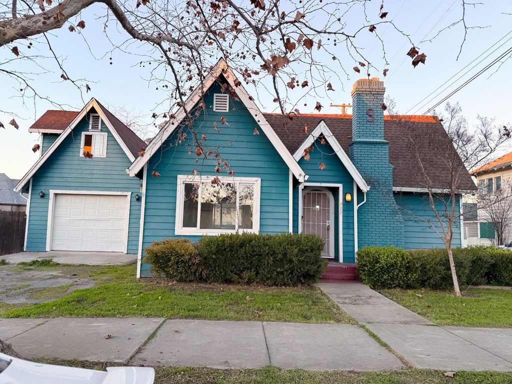 717 9th St, Marysville, CA 95901