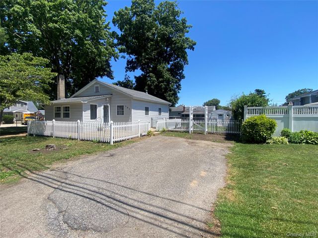 101 Rose Drive, Ronkonkoma, NY 11779