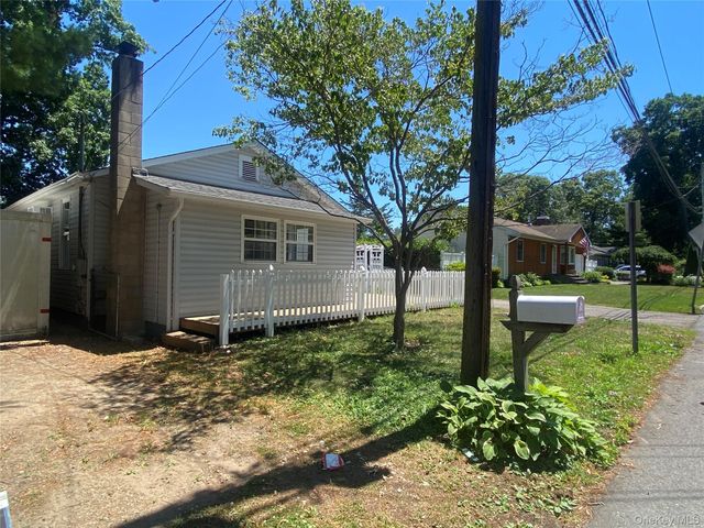 101 Rose Drive, Ronkonkoma, NY 11779