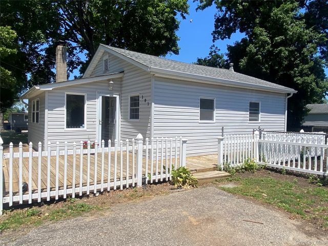 101 Rose Drive, Ronkonkoma, NY 11779