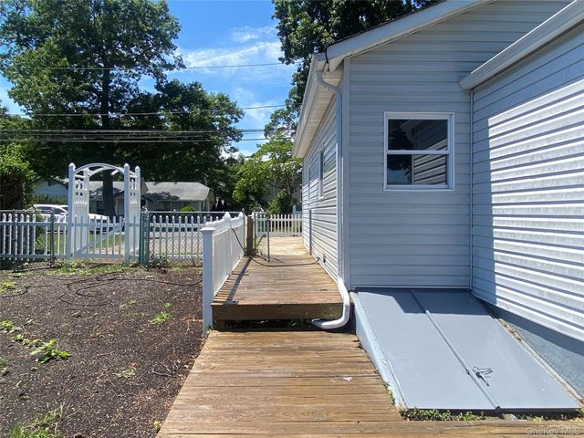 101 Rose Drive, Ronkonkoma, NY 11779