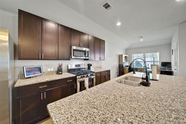 10021 Spring Creek Road, Cleveland, TX 77327