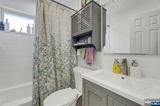 167 Paterson Avenue, Hasbrouck Heights, NJ 07604