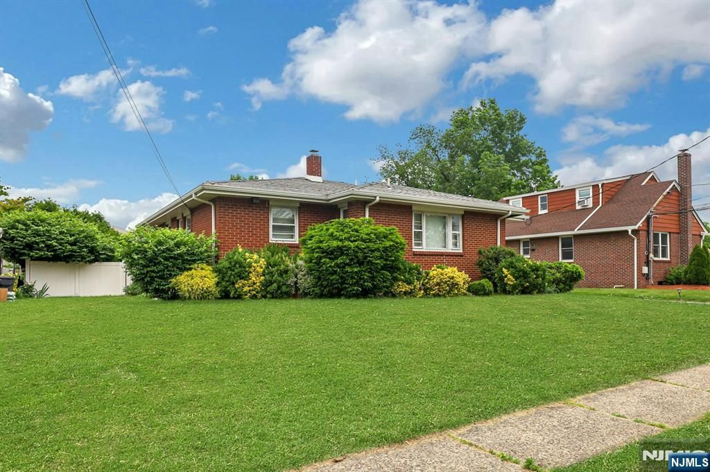 167 Paterson Avenue, Hasbrouck Heights, NJ 07604