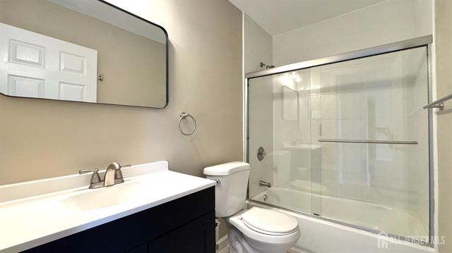 1511 raspberry Court, Edison, NJ 08817