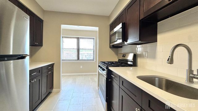 1511 raspberry Court, Edison, NJ 08817