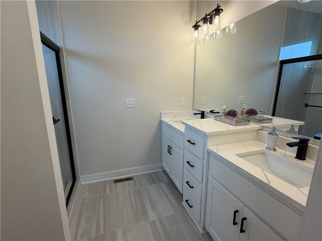 1642 N 157th Terrace, Basehor, KS 66007