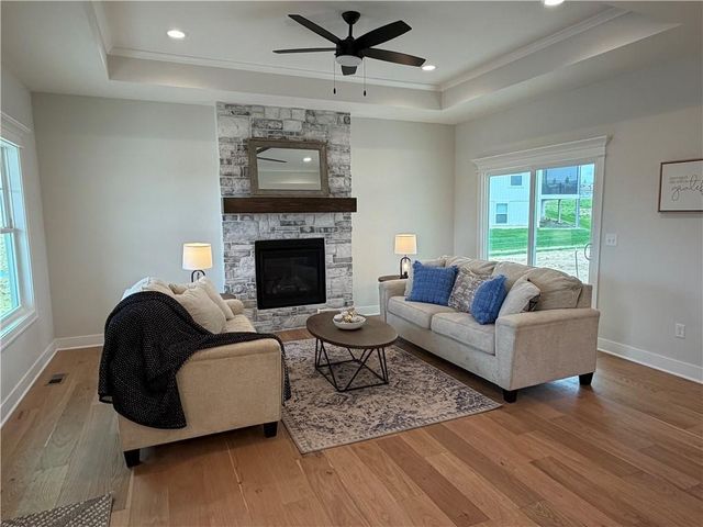1642 N 157th Terrace, Basehor, KS 66007