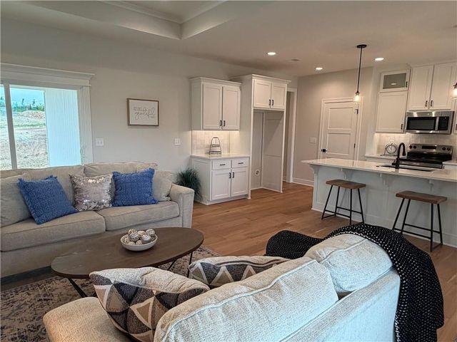 1642 N 157th Terrace, Basehor, KS 66007