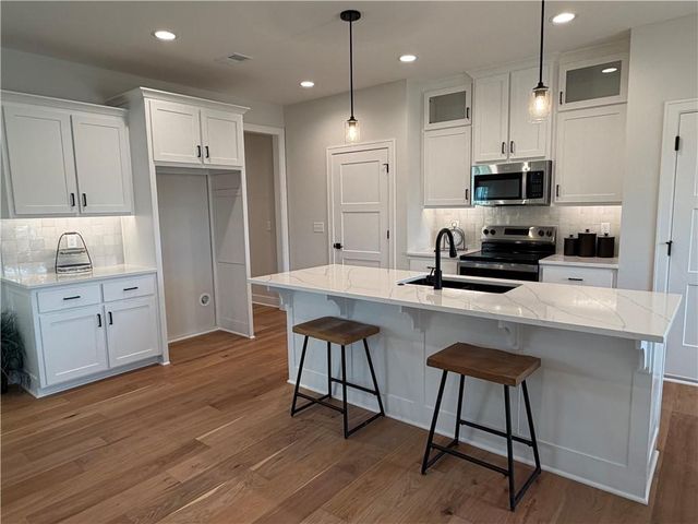 1642 N 157th Terrace, Basehor, KS 66007