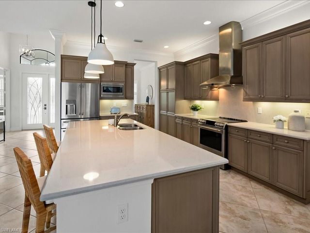 3428 Atlantic CIR, Naples, FL 34119