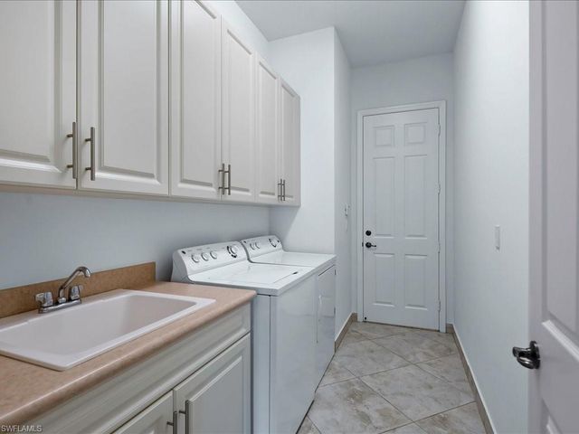 3428 Atlantic CIR, Naples, FL 34119
