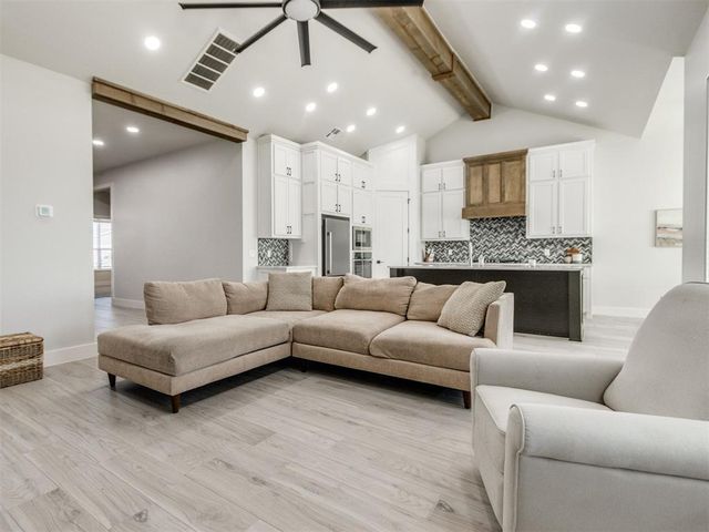 8012 NW 152nd Terrace, Edmond, OK 73013