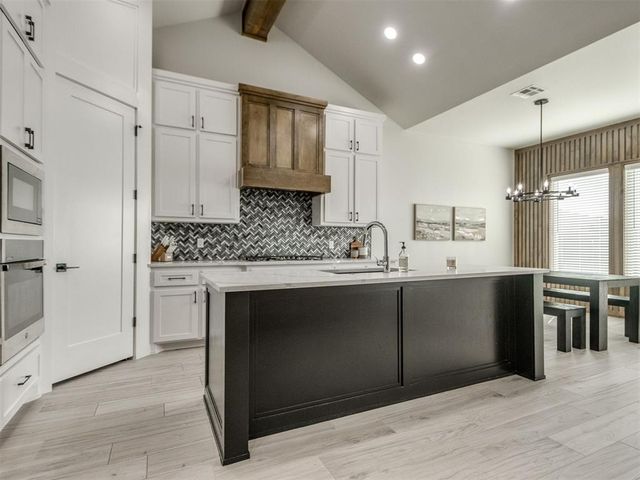 8012 NW 152nd Terrace, Edmond, OK 73013