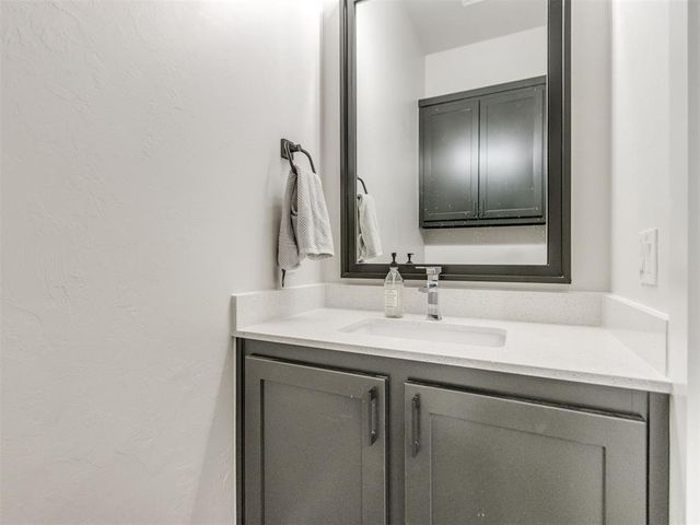 8012 NW 152nd Terrace, Edmond, OK 73013