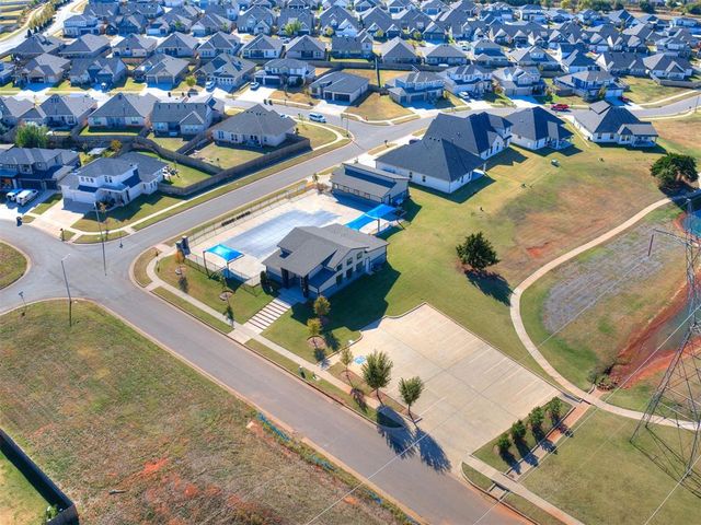 8012 NW 152nd Terrace, Edmond, OK 73013