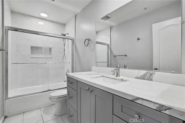 5108 W Napali, Santa Ana, CA 92704