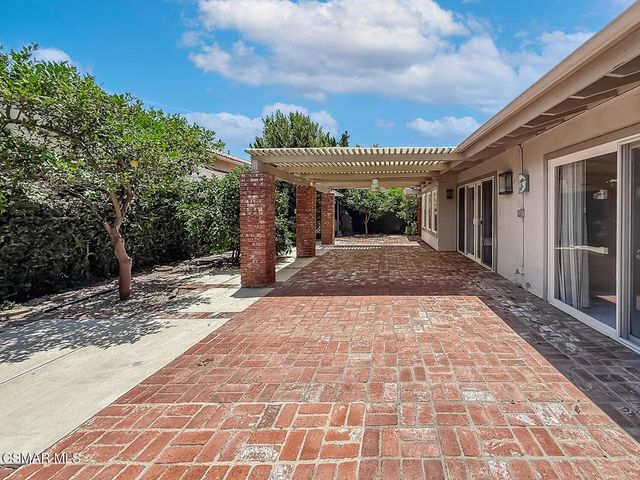1064 Barrow Court, Westlake Village, CA 91361