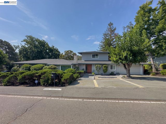 3255 Sweet Dr, Lafayette, CA 94549