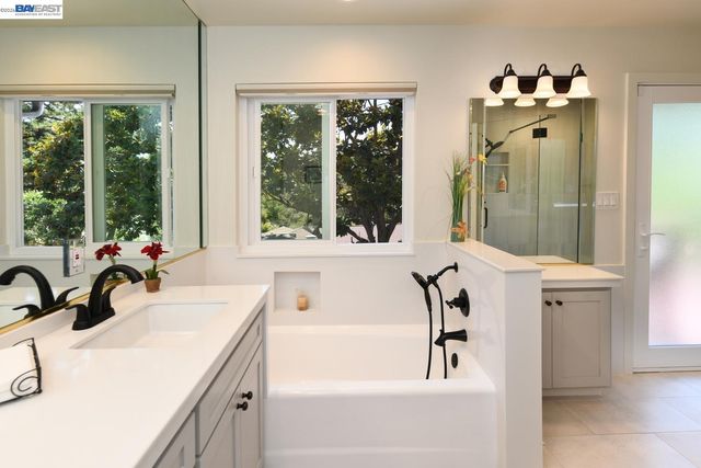 3255 Sweet Dr, Lafayette, CA 94549