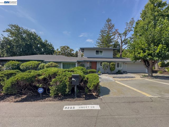 3255 Sweet Dr, Lafayette, CA 94549