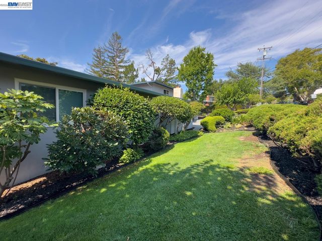 3255 Sweet Dr, Lafayette, CA 94549
