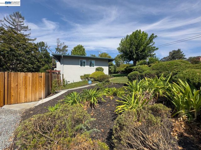 3255 Sweet Dr, Lafayette, CA 94549