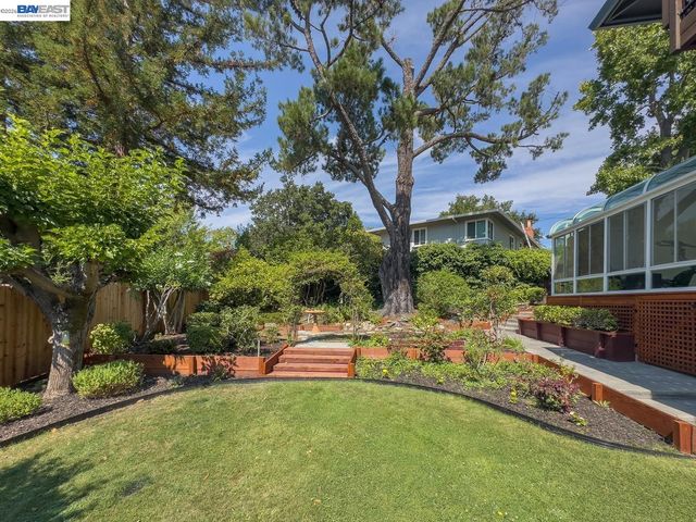 3255 Sweet Dr, Lafayette, CA 94549