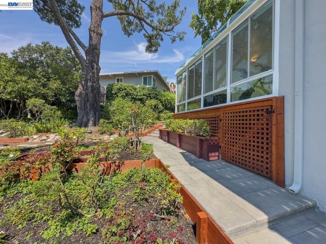 3255 Sweet Dr, Lafayette, CA 94549
