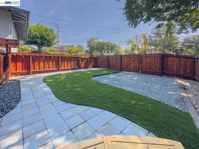 3255 Sweet Dr, Lafayette, CA 94549