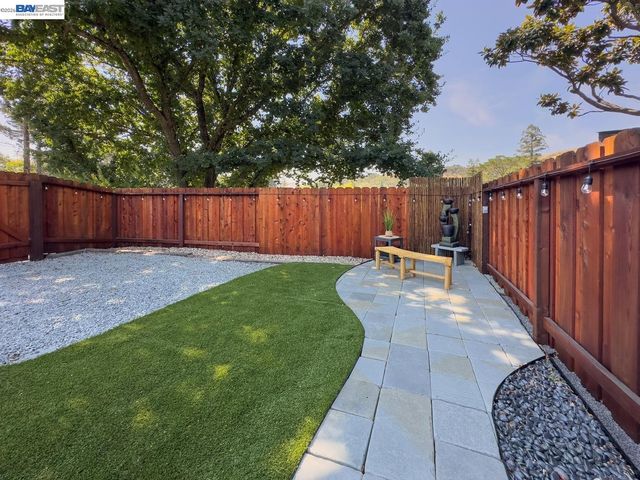 3255 Sweet Dr, Lafayette, CA 94549