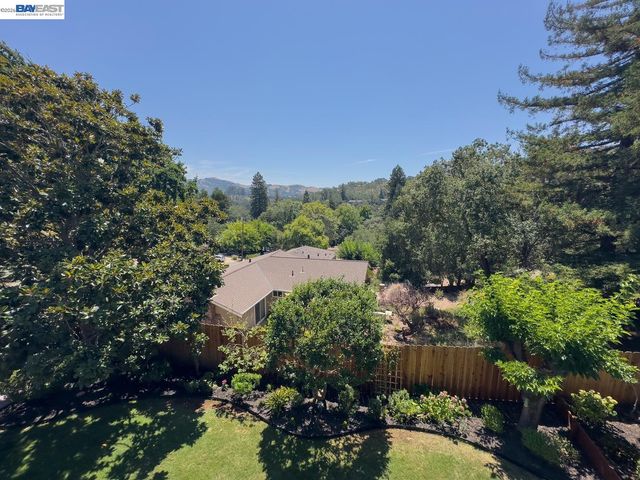 3255 Sweet Dr, Lafayette, CA 94549