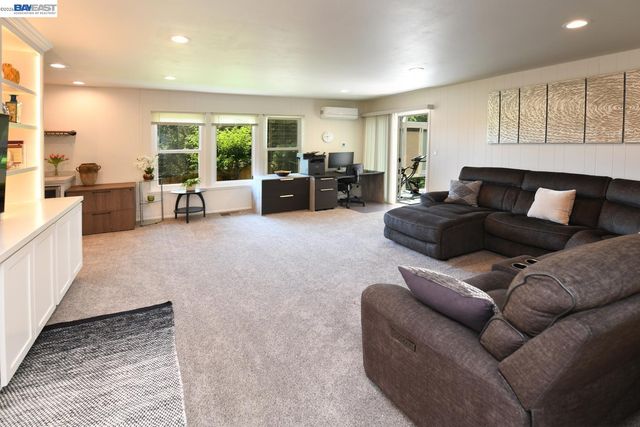 3255 Sweet Dr, Lafayette, CA 94549