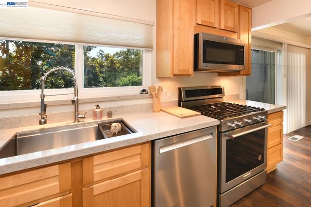 3255 Sweet Dr, Lafayette, CA 94549