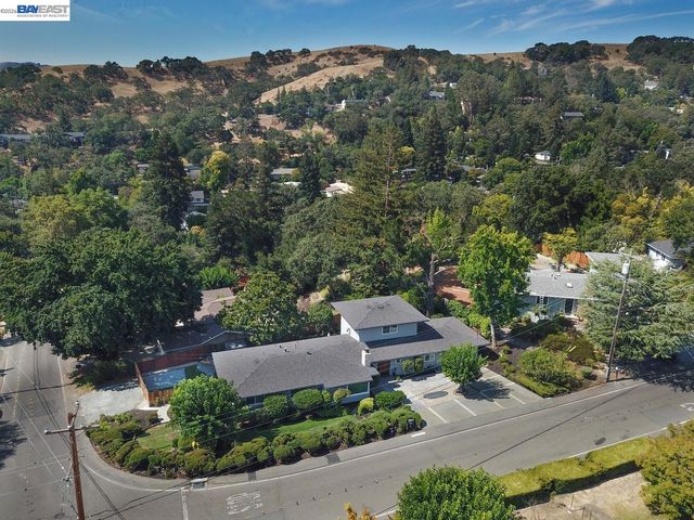 3255 Sweet Dr, Lafayette, CA 94549