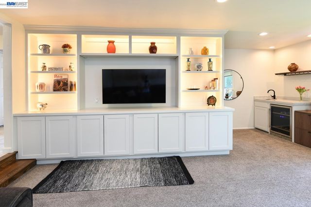 3255 Sweet Dr, Lafayette, CA 94549