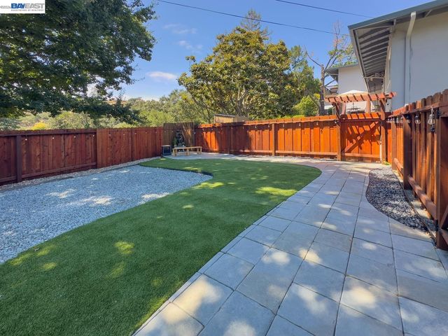 3255 Sweet Dr, Lafayette, CA 94549