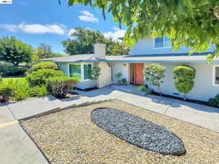 3255 Sweet Dr, Lafayette, CA 94549